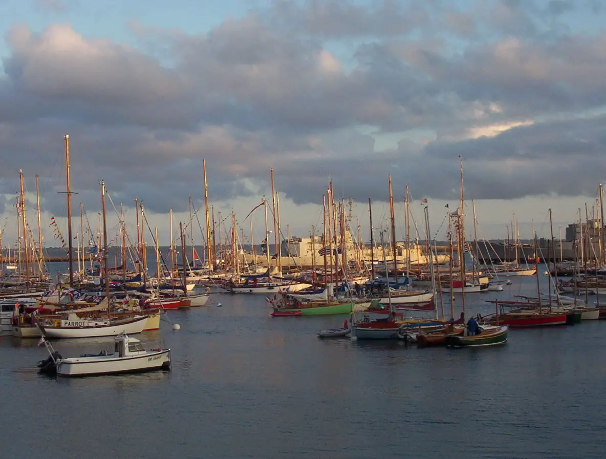 Sailing boats during Brest 2004
