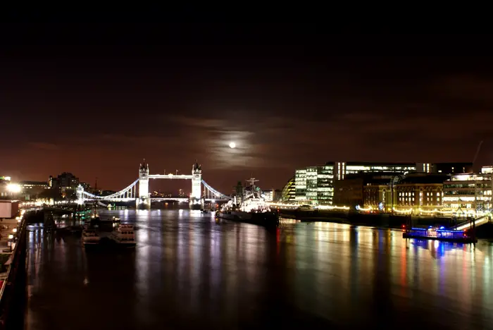 Thame at night, London