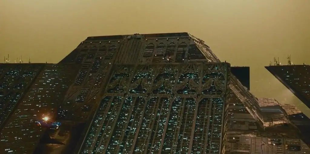 Tyrell Corporation building in Blade Runner (1982)